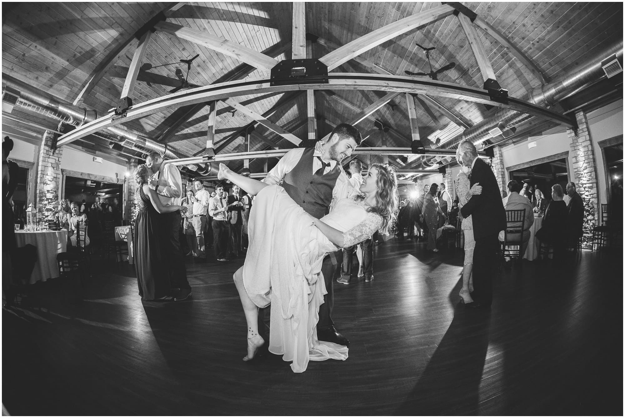 fishermans inn elburn wedding bride and groom dancing dip 